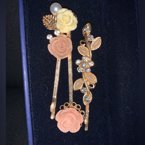 3 Gold Plated Vintage bobby pins - Picture 1 of 3